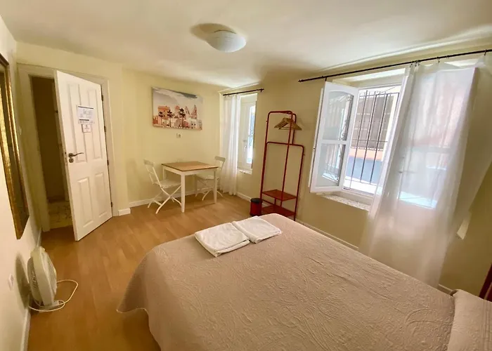 Konukevi Espana Cadiz