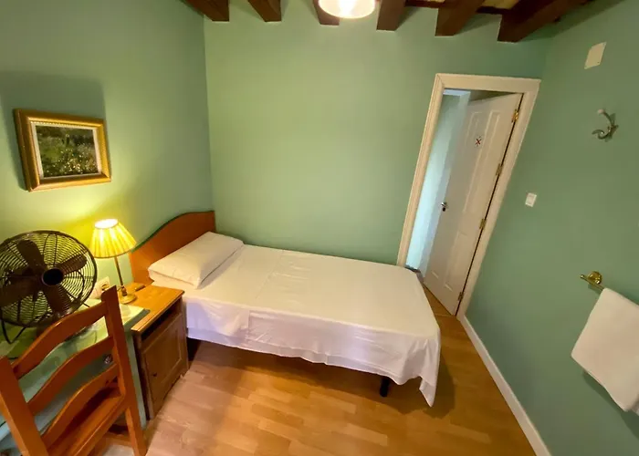 Konukevi Espana Cadiz